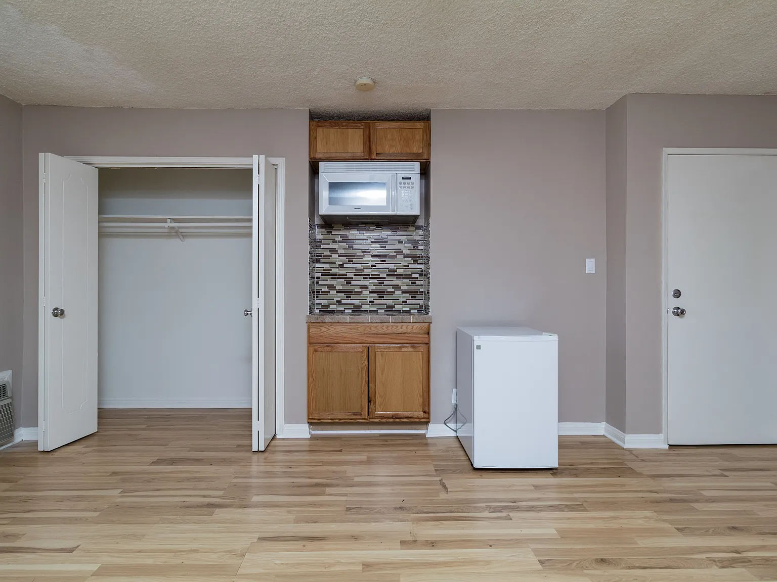 3036 South Hoover Street — Photo 3