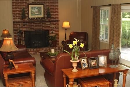 Living Room (13 x 25)