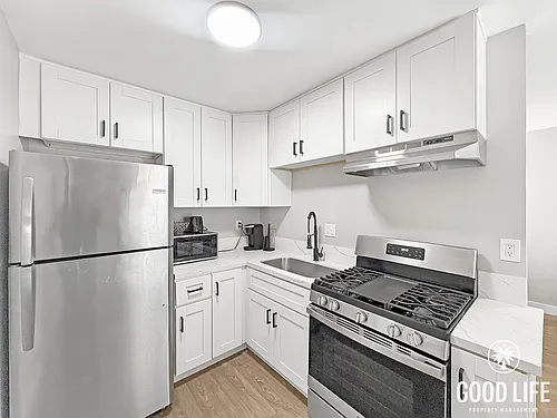 49th St (Units 1-8) Photo 1