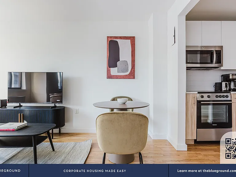 309 W 30th St #7D — Photo 4