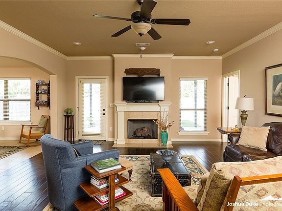4th image of 2955 Raven Ln