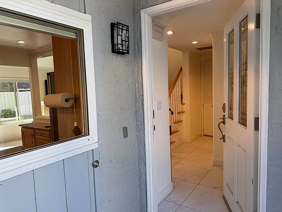 5th image of 521 Pine Wood Ln