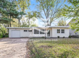 20 Saint Laurence Dr, Florissant, MO 63031