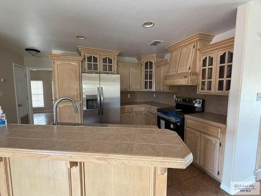3 bed, 2.0 bath, 1380 sqft, $1,600 — Photo 4