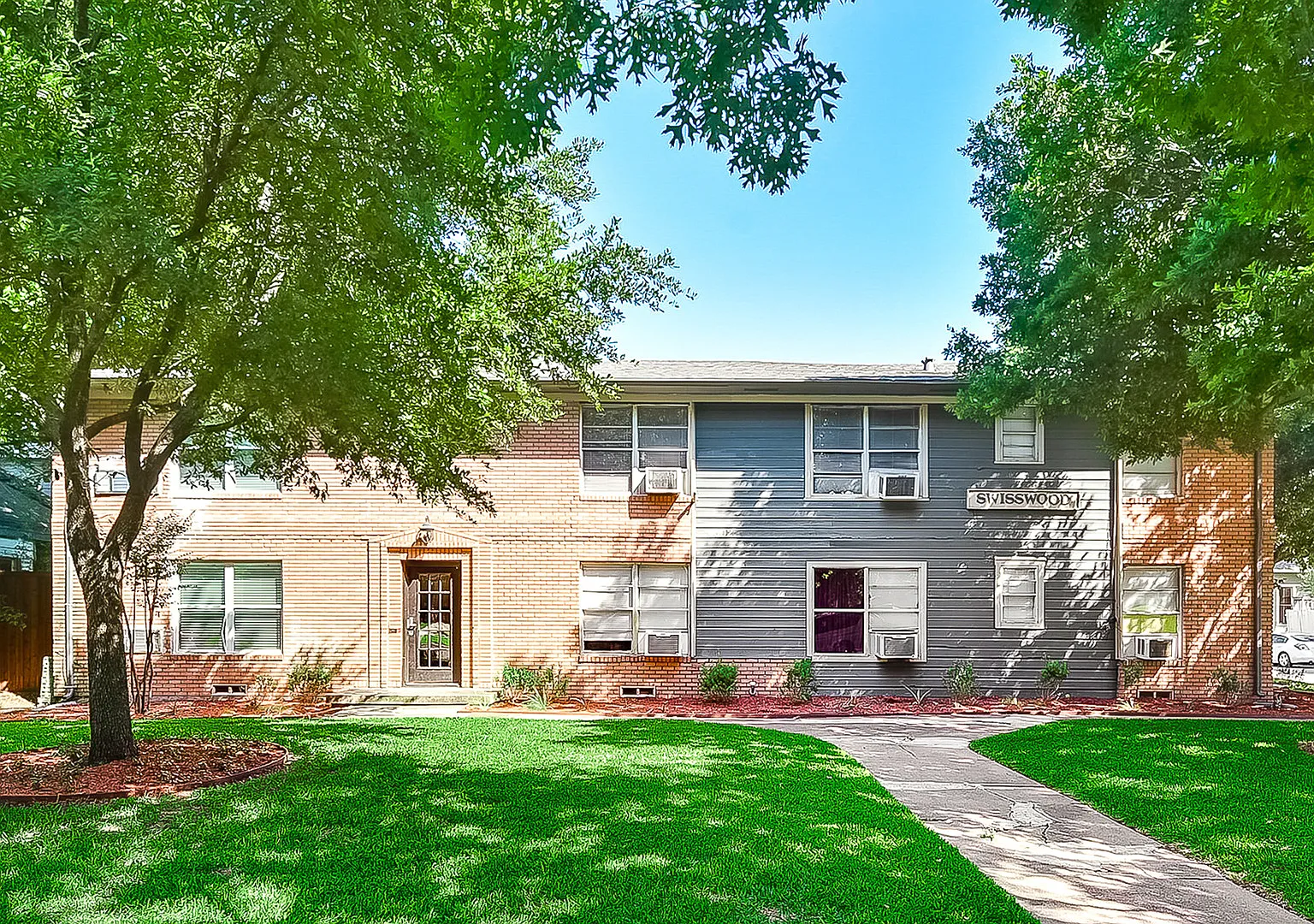 4602 Swiss Ave — Photo 3