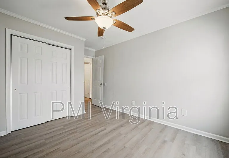 1151 Hillock Xing — Photo 19