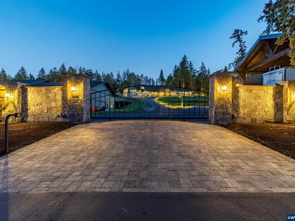 32568 Deberry Rd, Creswell, OR 97426