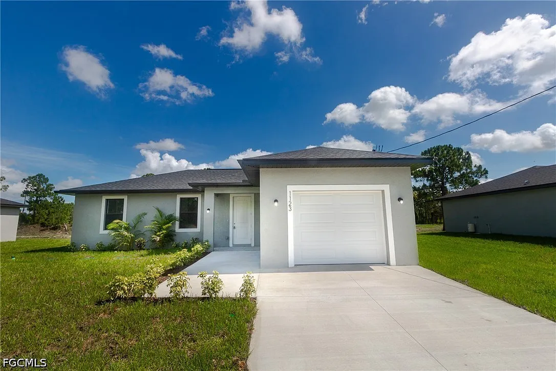 3 bed, 2.0 bath, 1292 sqft, $1,800 — Photo 1