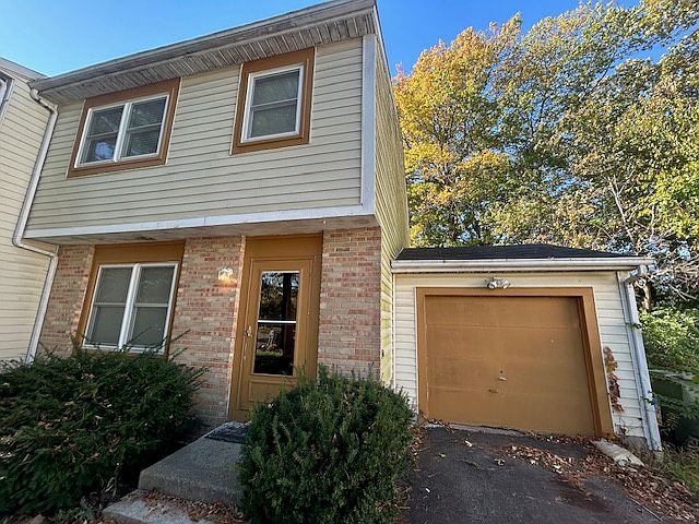 Welcome to 7573 Pickett Ln!