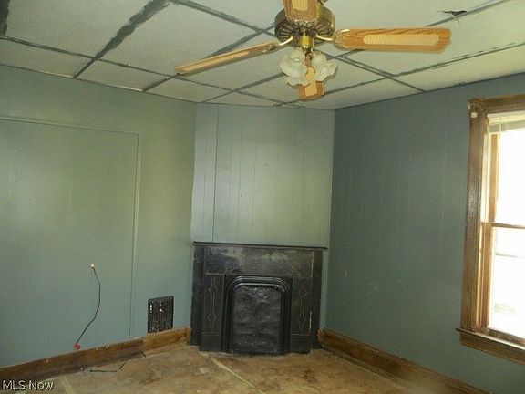 5th image of 583 Washington St