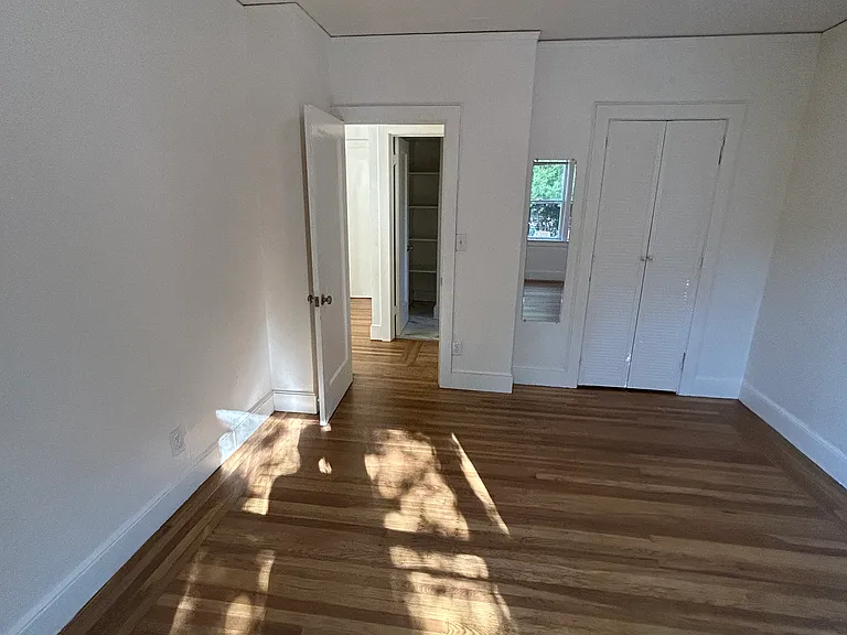 827 33rd St #3 — Photo 15
