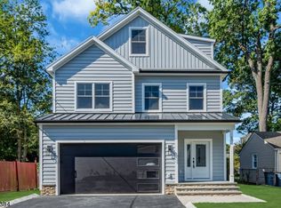 35 Lee Rd, Livingston, NJ 07039