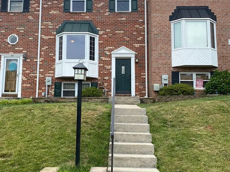 23 Beloak Ct — Photo 2