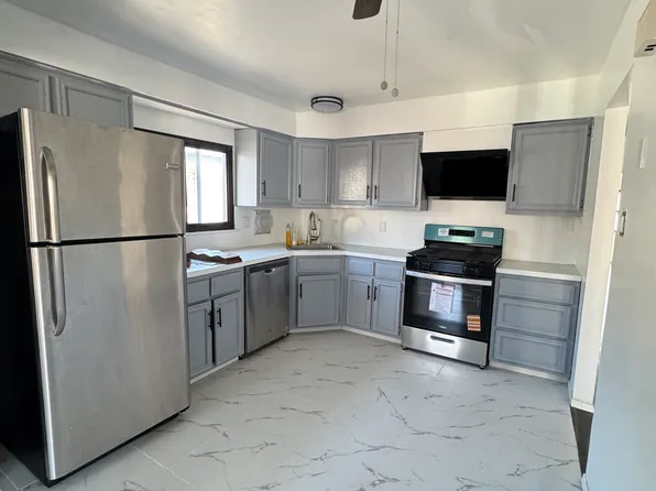 98 Logan Ave Floor 2, Staten Island, NY 10301