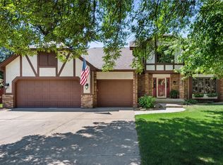 5945 Churchill St, Saint Paul, MN 55126