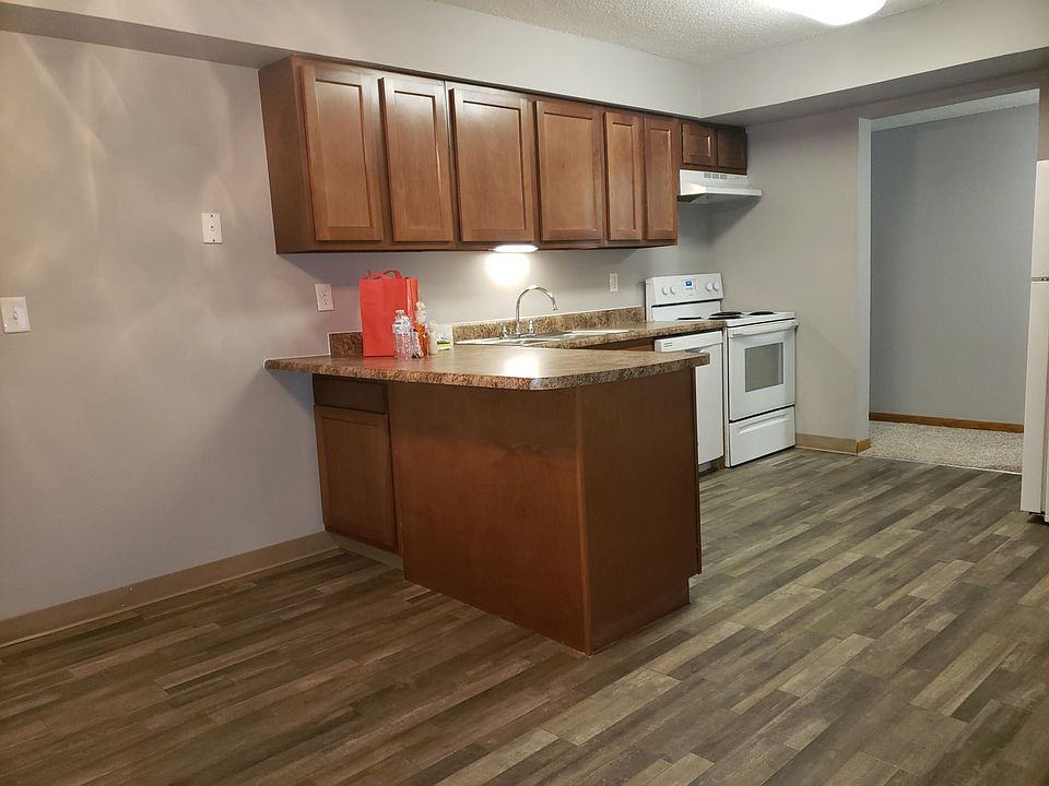 1st image of 1608 Thomas Dr #1