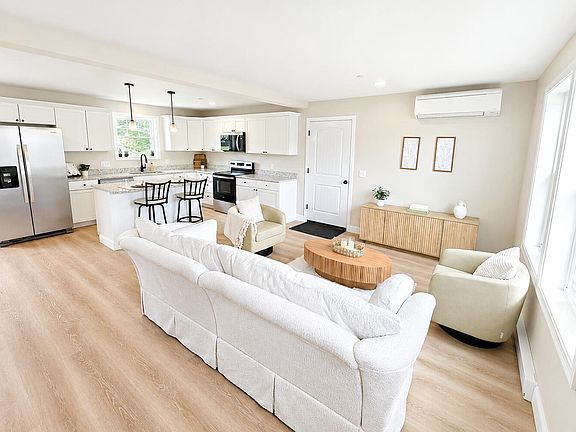 5th image of 8 Rock Pond Road #8