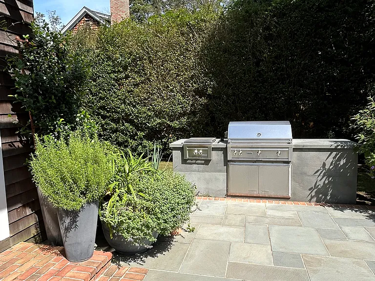 78 Pantigo Rd — Photo 25