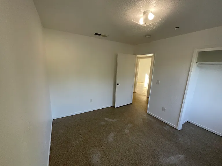 323 Magnolia St #101 — Photo 10