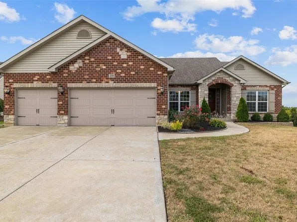 209 Lonepine Dr, Wentzville, MO 63385