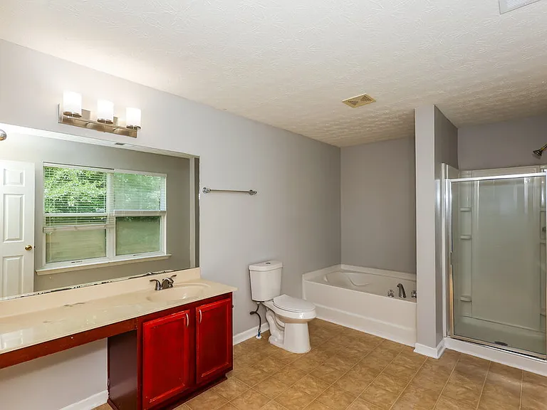 2894 Edgewater St SW — Photo 12