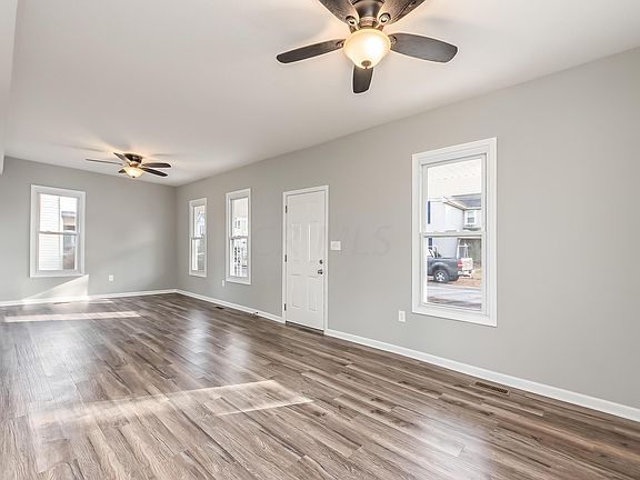 3rd image of 7480 Broadwyn Dr