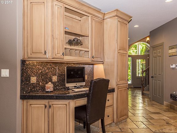5th image of 14284 SW Mistletoe Dr