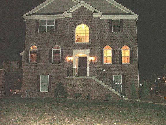 Gorgeous Townhome, built 2006