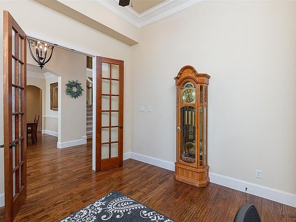5th image of 122 Walnut Creek Ln