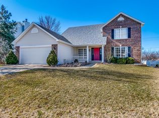 102 Meadowgate Ct, Saint Peters, MO