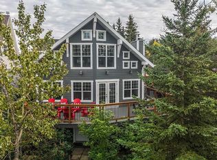 36 NW Lakeview Ave, White Sands, AB T0C 3B0