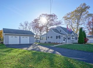 2407 E Whittaker Ave, Saint Francis, WI 53235