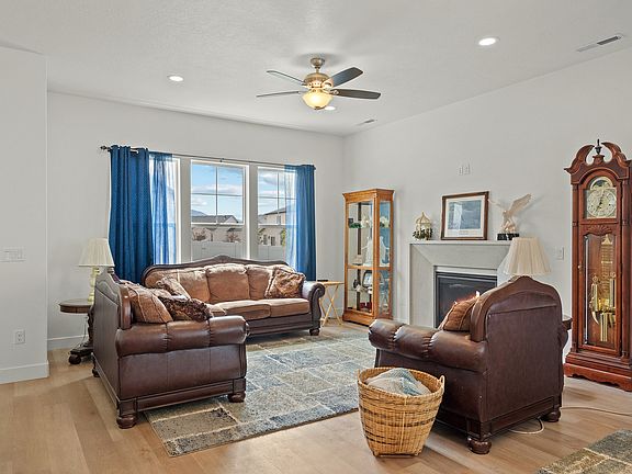 5th image of 531 N Legend Way #D