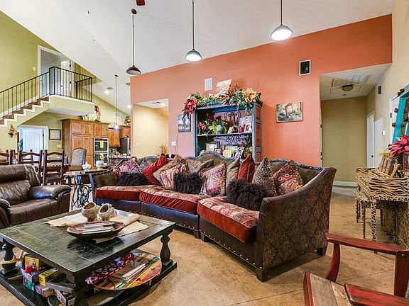 4th image of 516 Labadie St