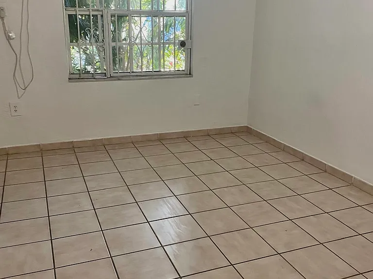 225 NW 23rd Ave — Photo 3