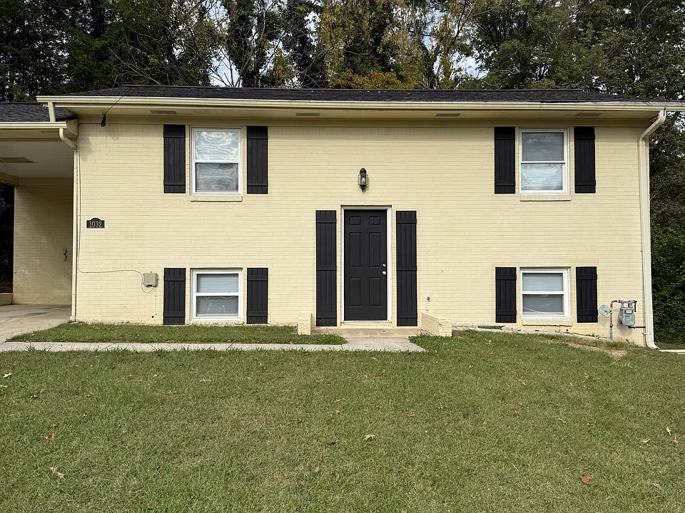 1032 Walton Ln
