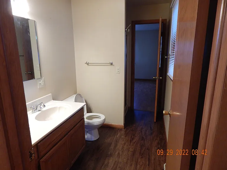 922 Penguin St — Photo 12