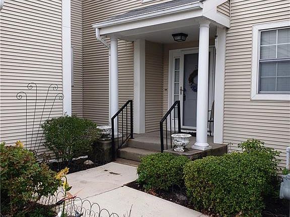 3rd image of 206 Limner Cir #206