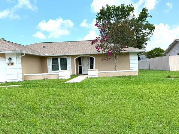 2425 Waterfall Dr, Spring Hill, FL 34608