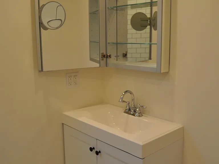 3701 S Saint Andrews Pl #1 — Photo 16