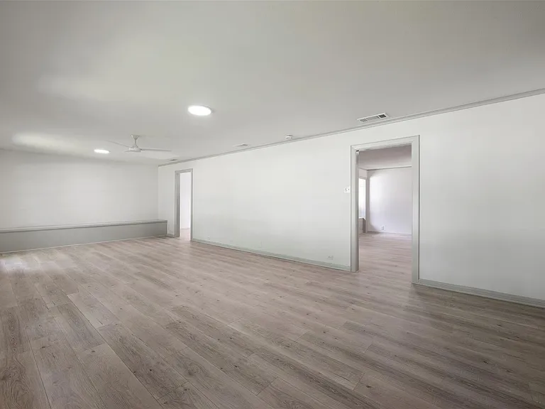 1711 S Main St — Photo 5