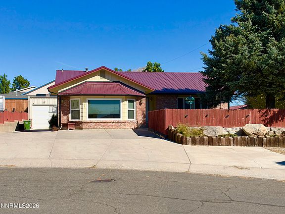 2nd image of 202 Summit Ave