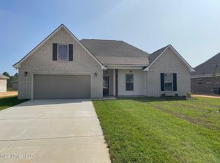 11617 Rosalie Pl, Ocean Springs, MS 39564