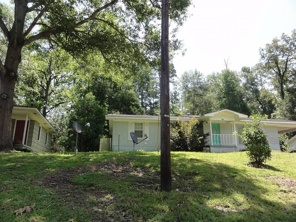 2nd image of 606 Maureen Ln