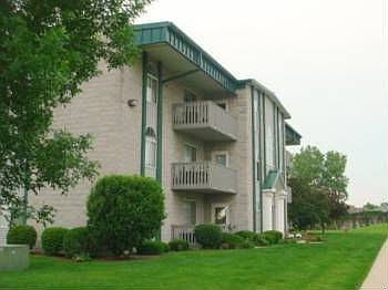 1st image of 2883 Heritage Dr APT 2C
