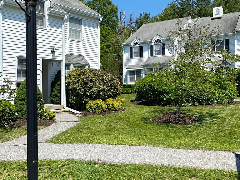 17 Briar Ct #17 — Photo 10