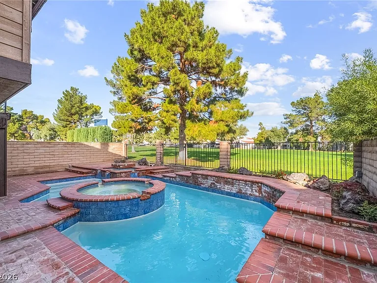 968 Pinehurst Dr — Photo 74