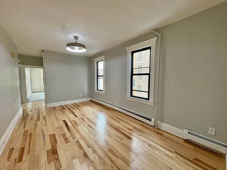 136 W 25th St #1 — Photo 2
