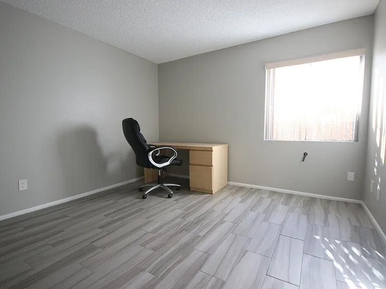 The B4. Before your magic goes to work on your second bedroom! See the next photo for possibilities!

Note. Furniture has been removed.