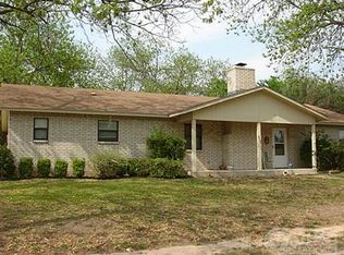 205 W Walcott Ave, Comanche, TX 76442